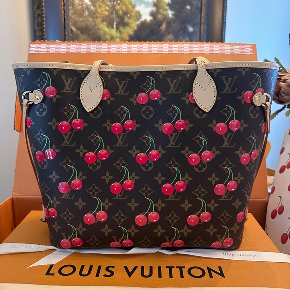 Louis Vuitton X Takashi Murakami Neverfull w/ Wallet Cherry 2025 M13263 - NEW - Picture 7 of 12